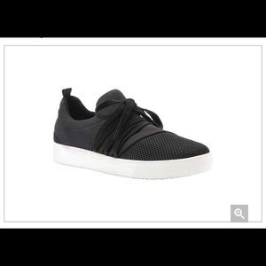 Blondo Gwen waterproof lace up shoes